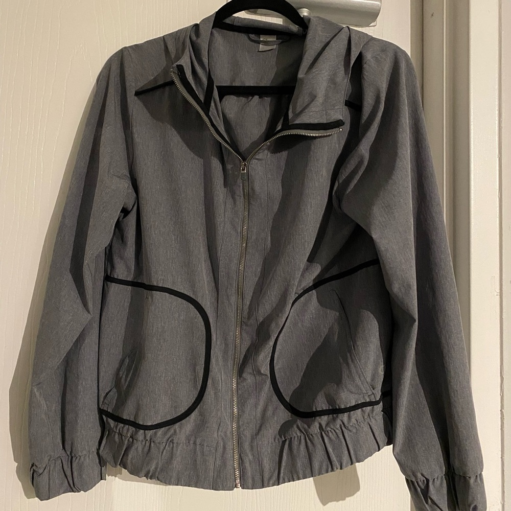 Gap windbreaker